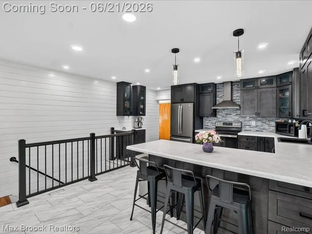 26159 Meadowview Drive Farmington Hills City MI 48331
