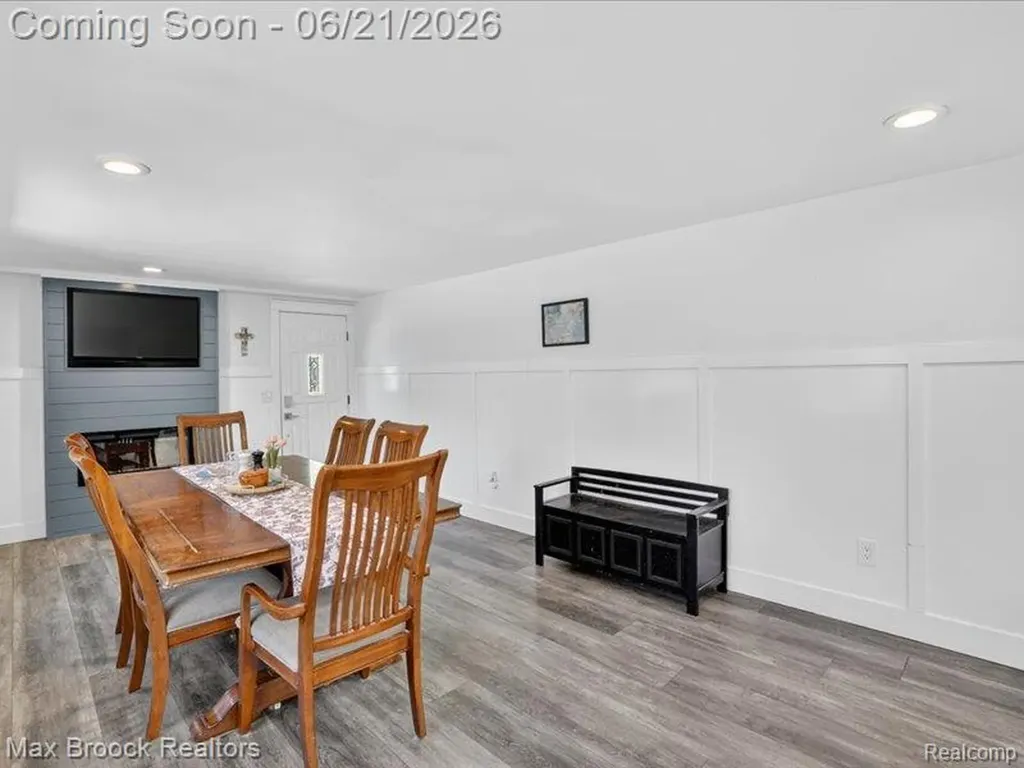26159 Meadowview Drive Farmington Hills City MI 48331