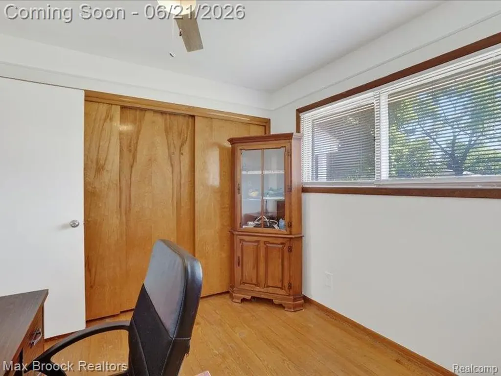 26159 Meadowview Drive Farmington Hills City MI 48331