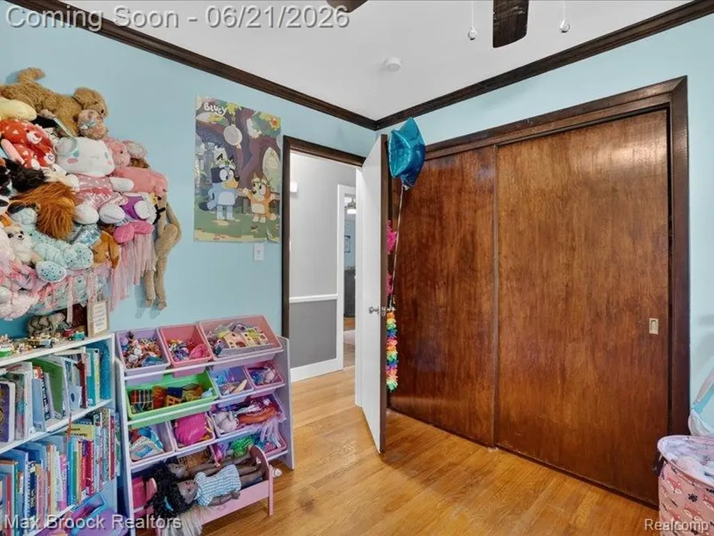 26159 Meadowview Drive Farmington Hills City MI 48331