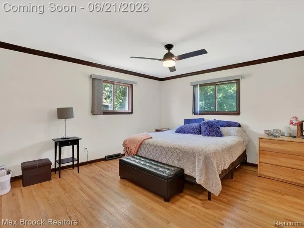 26159 Meadowview Drive Farmington Hills City MI 48331