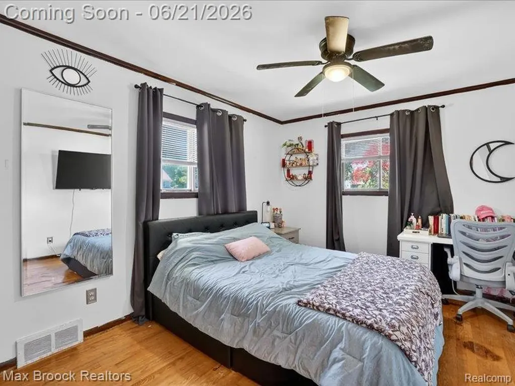 26159 Meadowview Drive Farmington Hills City MI 48331