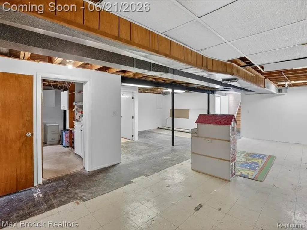 26159 Meadowview Drive Farmington Hills City MI 48331