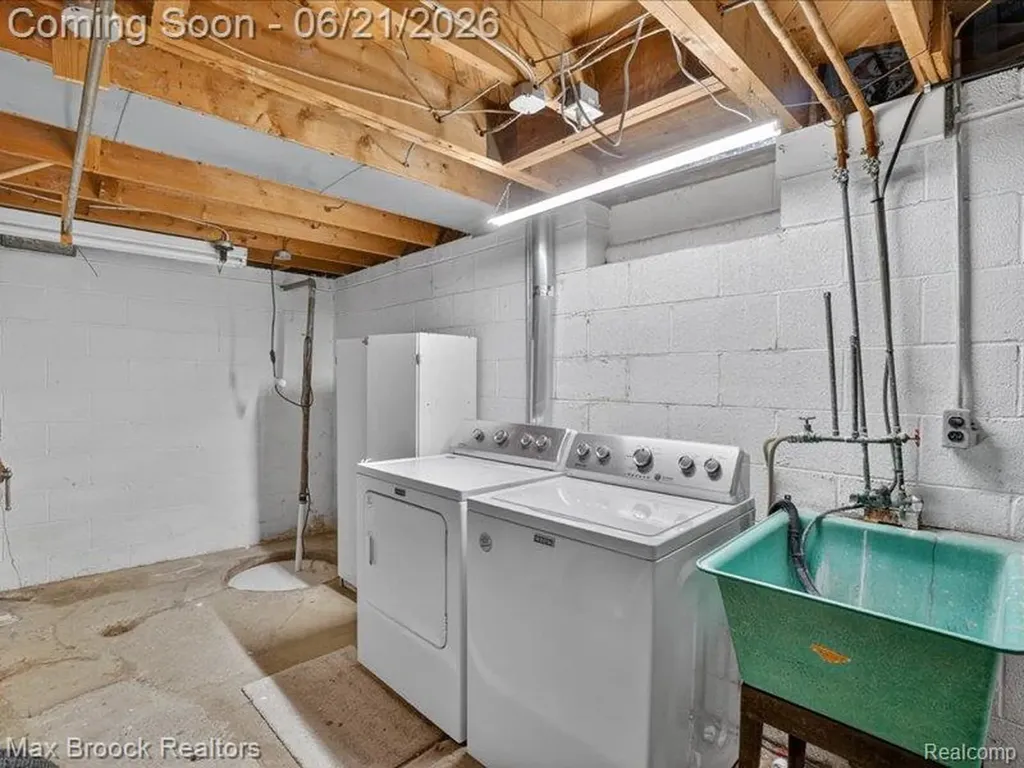 26159 Meadowview Drive Farmington Hills City MI 48331
