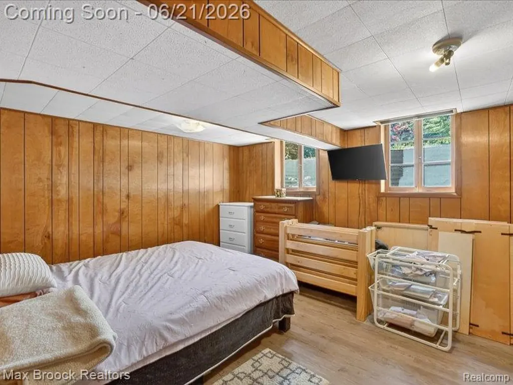26159 Meadowview Drive Farmington Hills City MI 48331