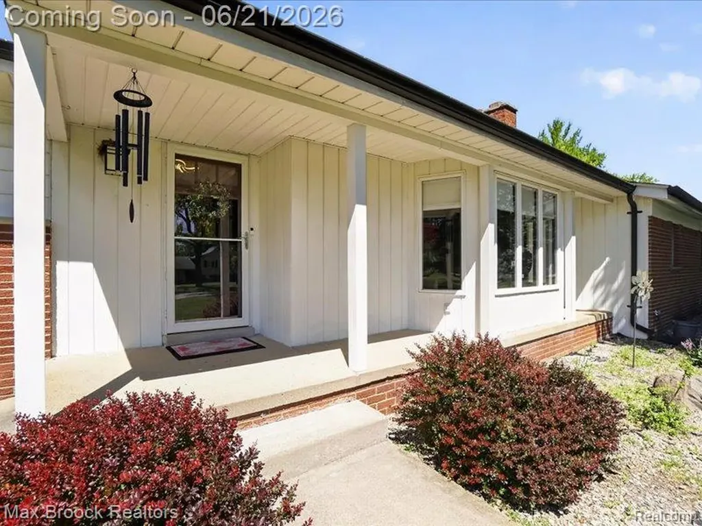 26159 Meadowview Drive Farmington Hills City MI 48331
