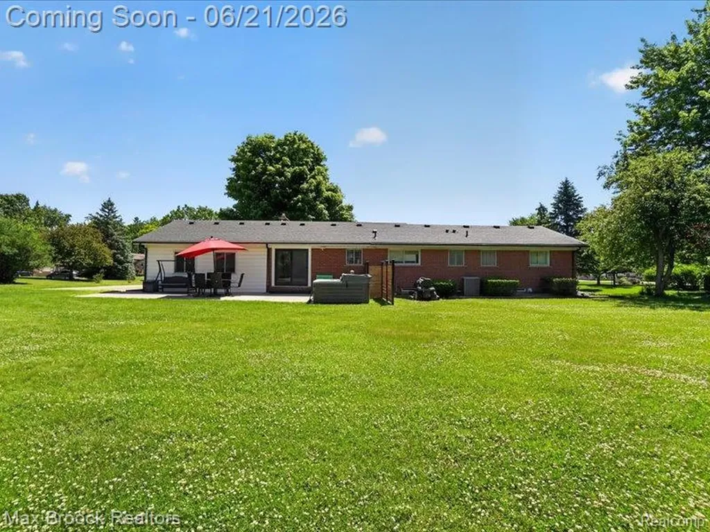 26159 Meadowview Drive Farmington Hills City MI 48331
