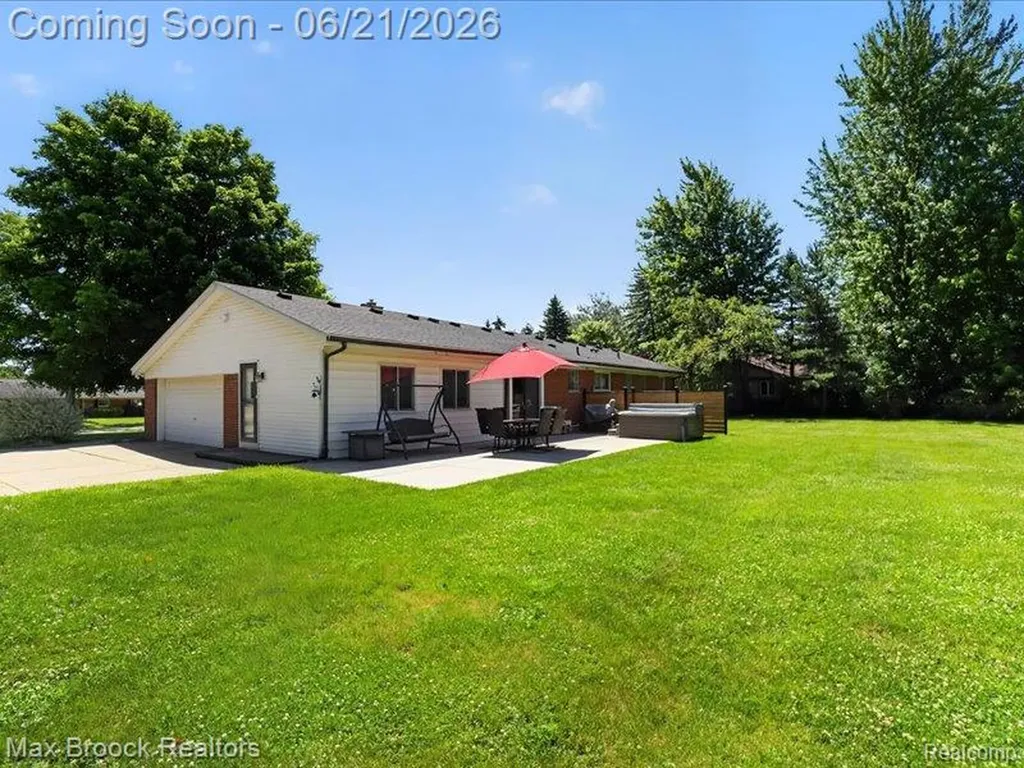 26159 Meadowview Drive Farmington Hills City MI 48331