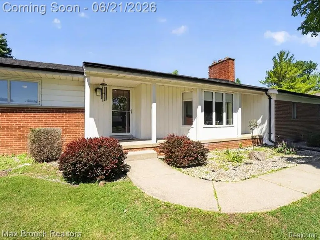 26159 Meadowview Drive Farmington Hills City MI 48331