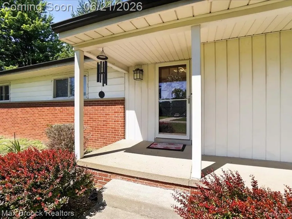 26159 Meadowview Drive Farmington Hills City MI 48331