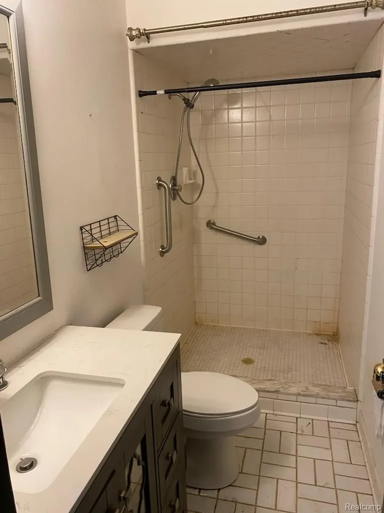39910 Donahue Drive Clinton Charter Township MI 48038