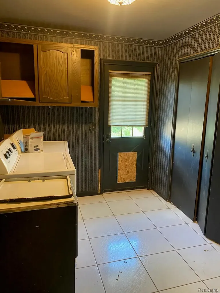 39910 Donahue Drive Clinton Charter Township MI 48038