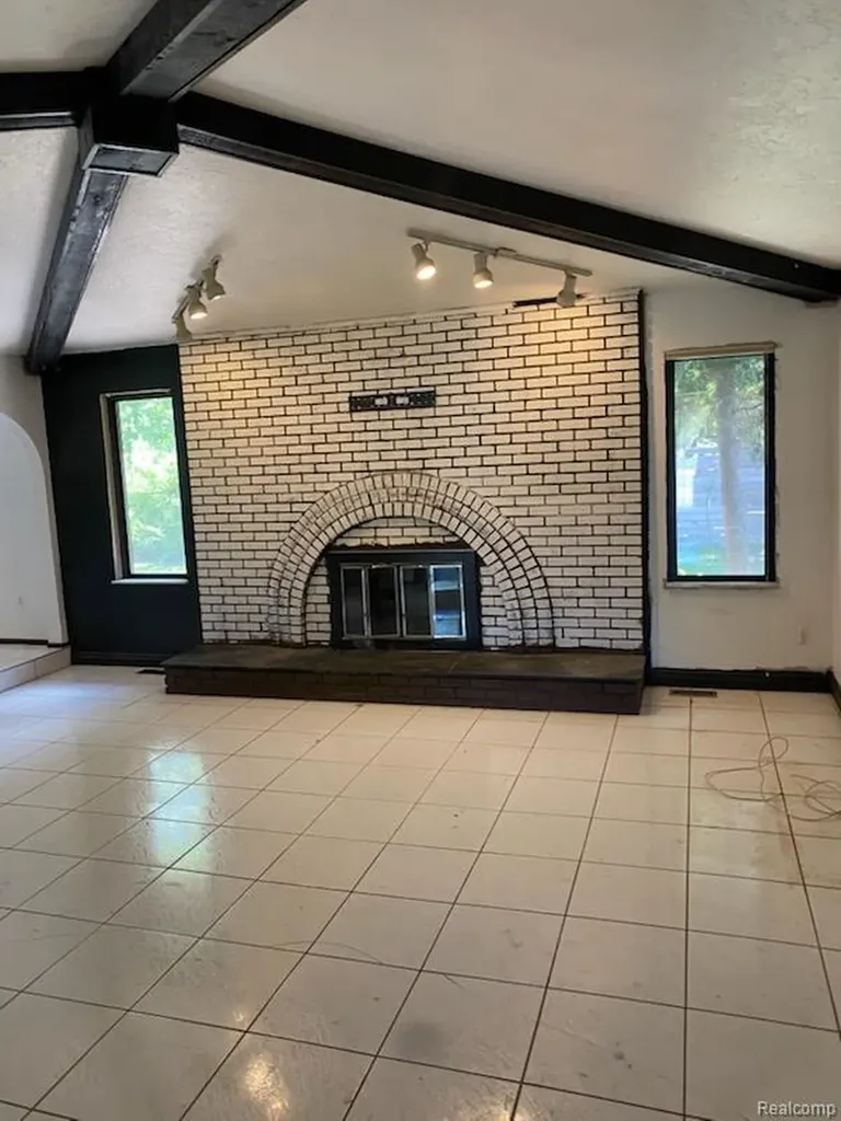 39910 Donahue Drive Clinton Charter Township MI 48038