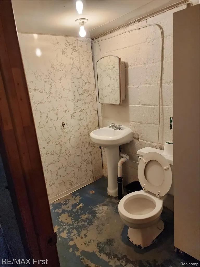 995 Lakeview Street Waterford Charter Township MI 48328