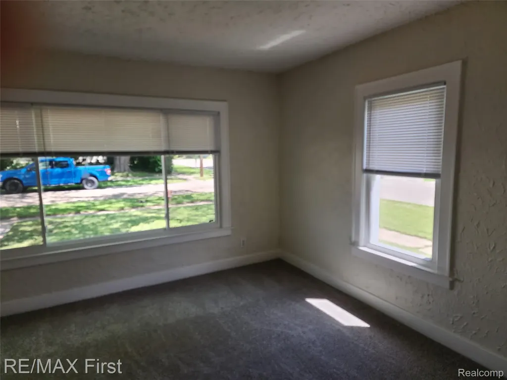 995 Lakeview Street Waterford Charter Township MI 48328