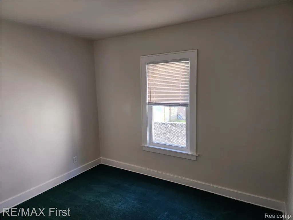 995 Lakeview Street Waterford Charter Township MI 48328