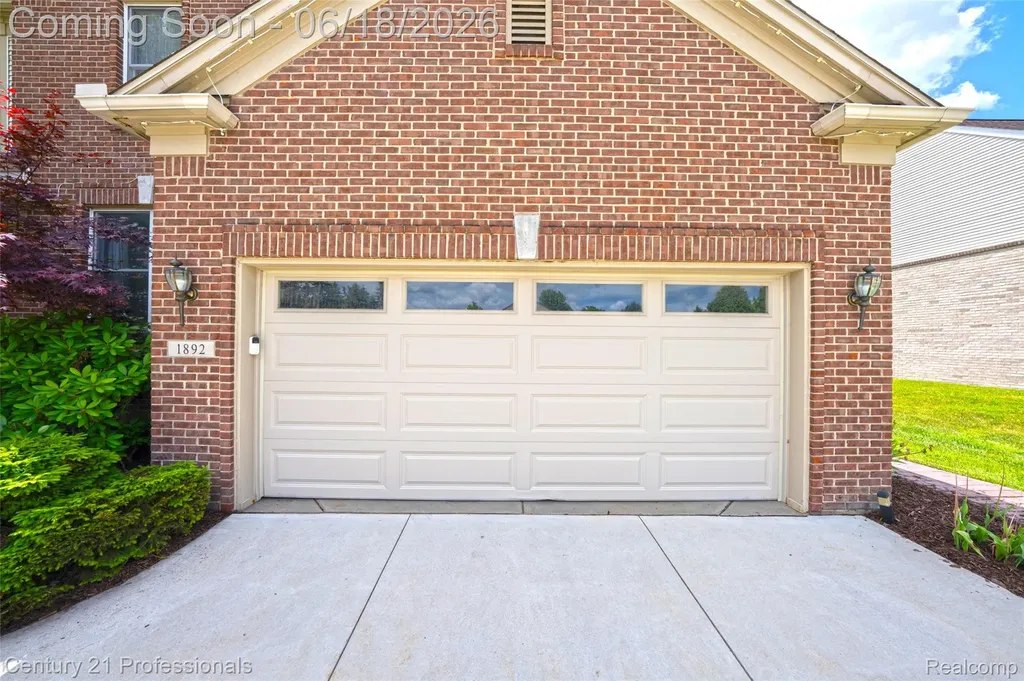 1892 Ring Neck Drive Rochester City MI 48307