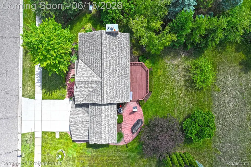 1892 Ring Neck Drive Rochester City MI 48307