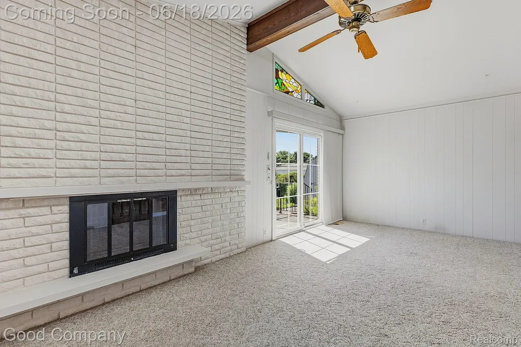 32848 Rugby Drive Warren City MI 48088
