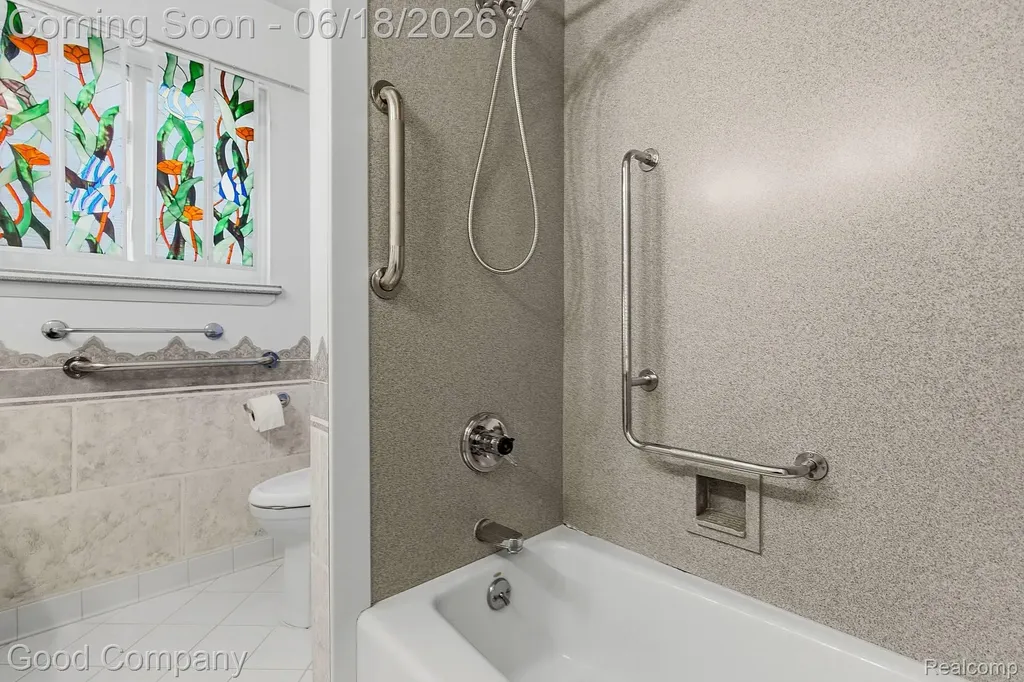 32848 Rugby Drive Warren City MI 48088