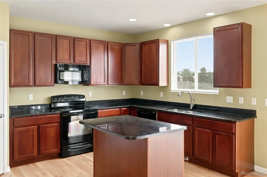 56626 Leeds Lane Macomb Township MI 48042