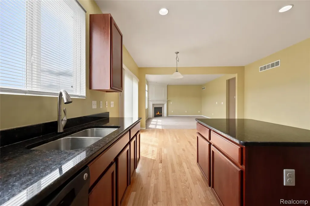 56626 Leeds Lane Macomb Township MI 48042