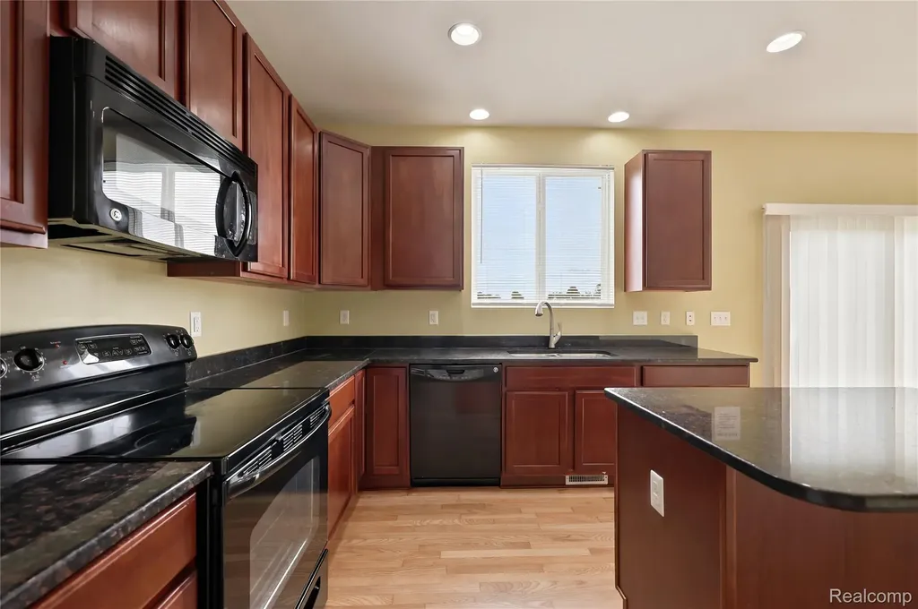56626 Leeds Lane Macomb Township MI 48042