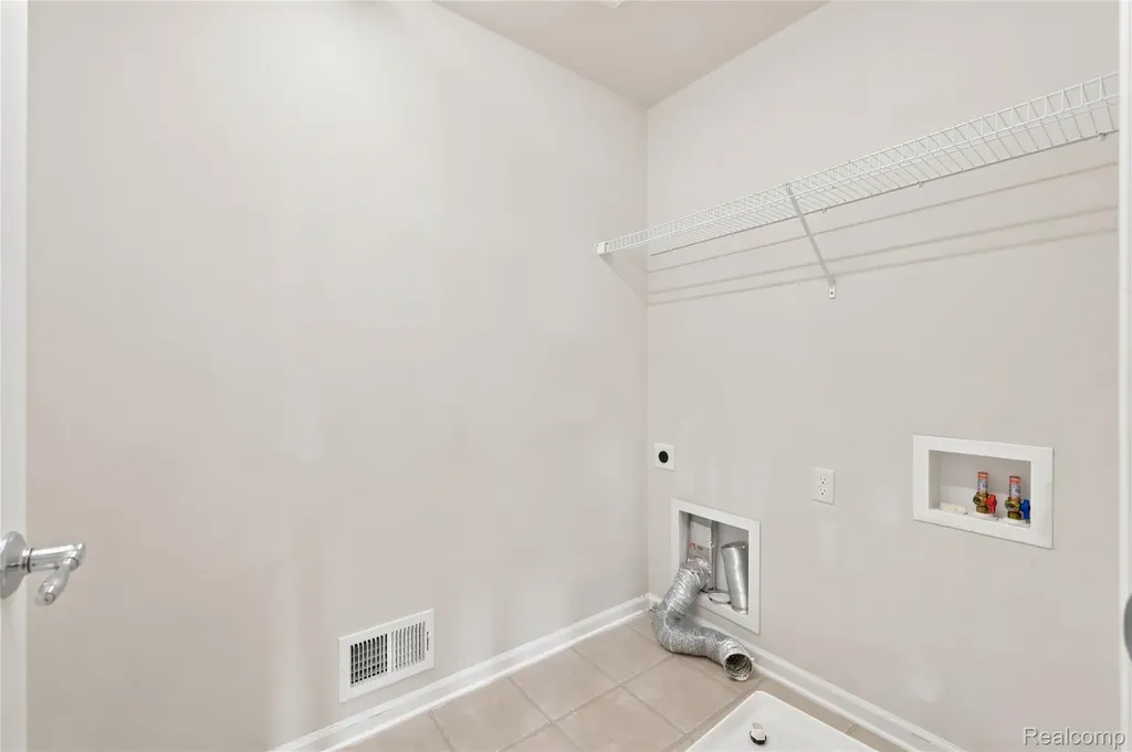 56626 Leeds Lane Macomb Township MI 48042