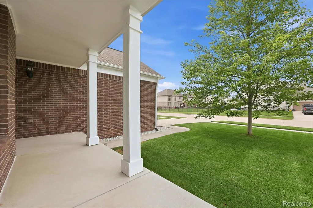 56626 Leeds Lane Macomb Township MI 48042