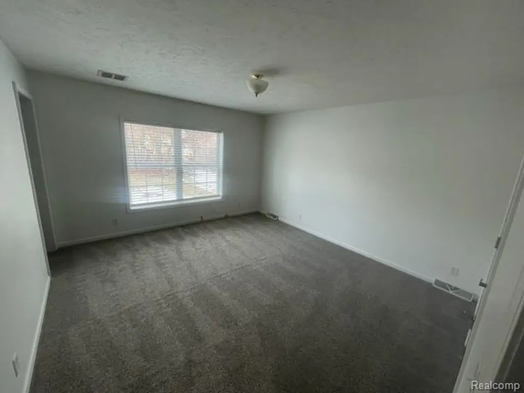 19905 Seminole Redford Charter Township MI 48240