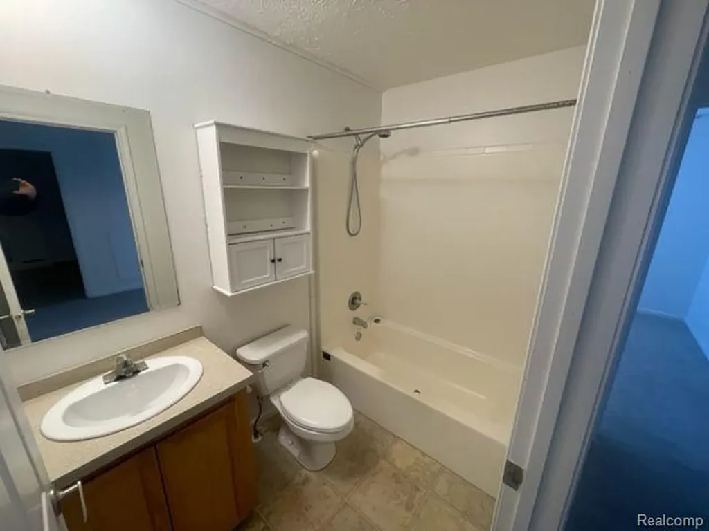19905 Seminole Redford Charter Township MI 48240