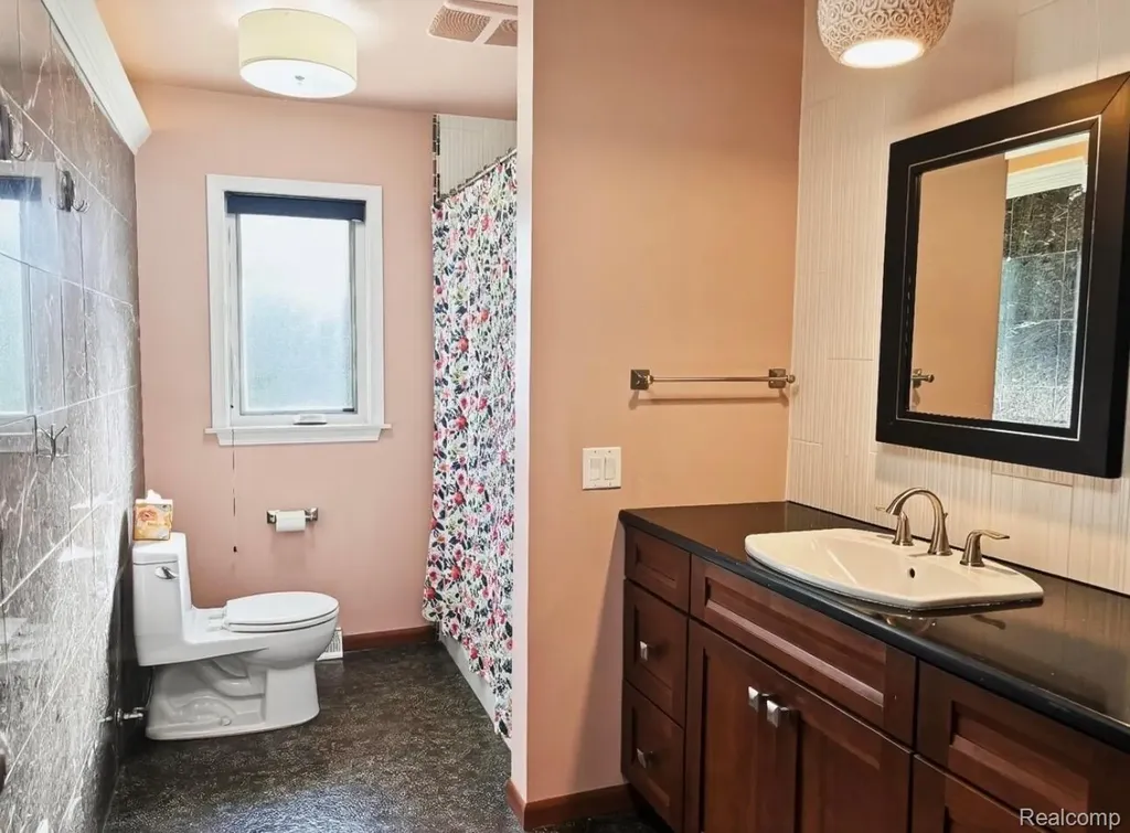 3835 N Graham Road Thomas Township MI 48623