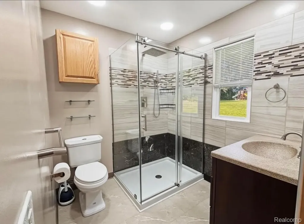 3835 N Graham Road Thomas Township MI 48623