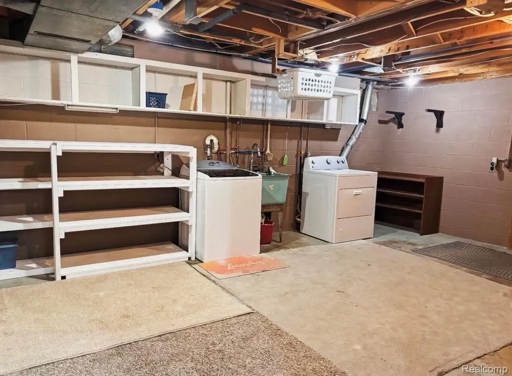 3835 N Graham Road Thomas Township MI 48623