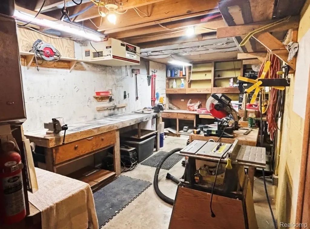 3835 N Graham Road Thomas Township MI 48623