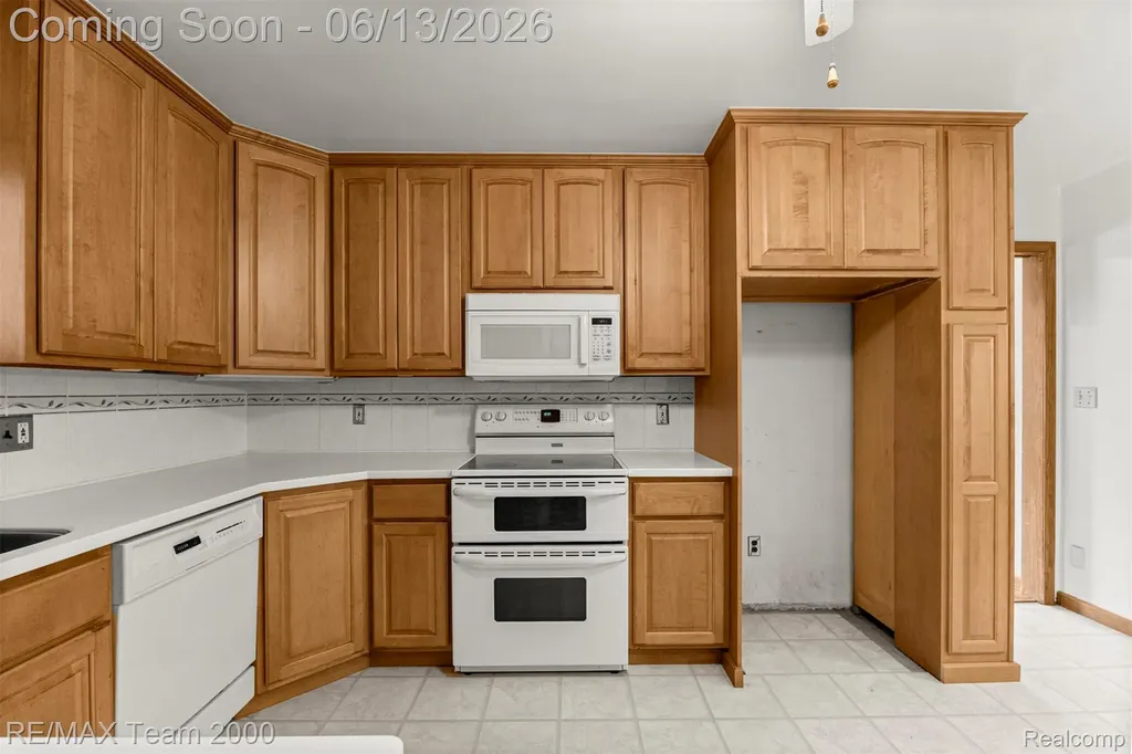 14370 Alexander Street Livonia City MI 48154