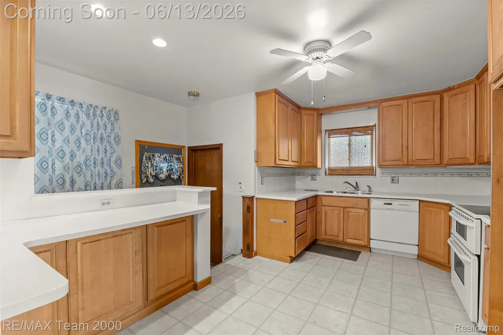 14370 Alexander Street Livonia City MI 48154