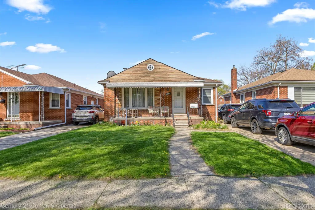 8227 Riverview Street Dearborn Heights City MI 48127