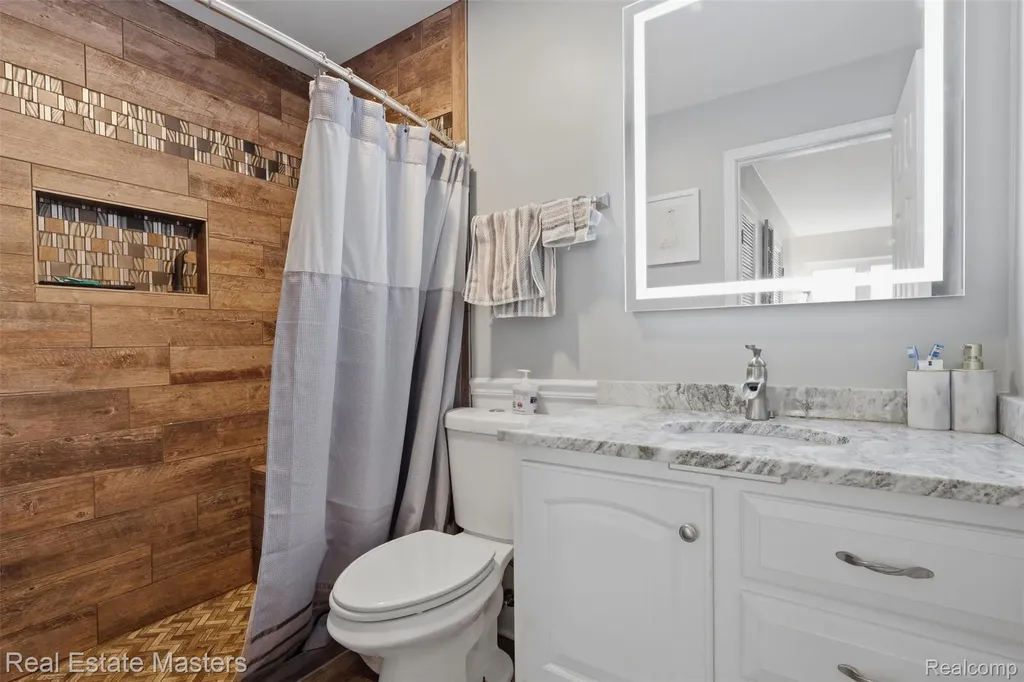 3997 River Road East China Township MI 48054