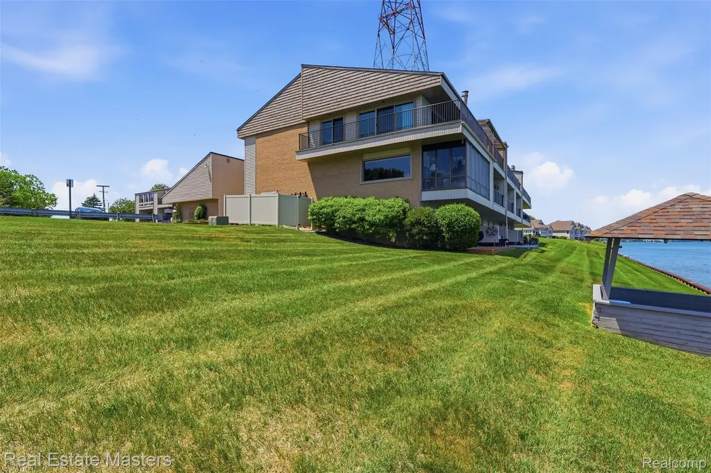 3997 River Road East China Township MI 48054