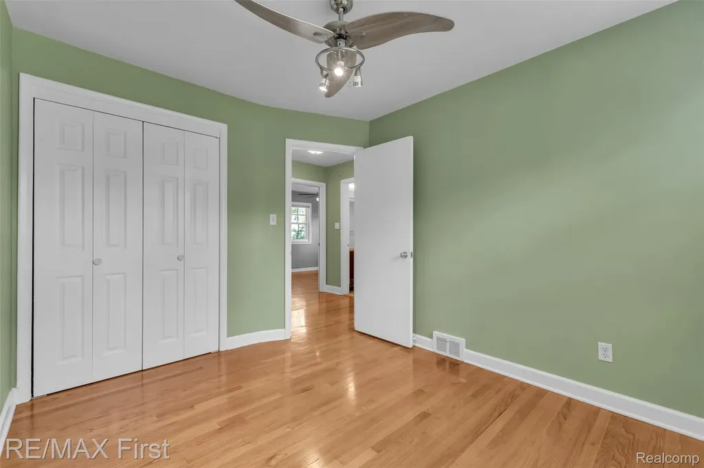 31923 Bella Vista Drive Farmington Hills City MI 48334