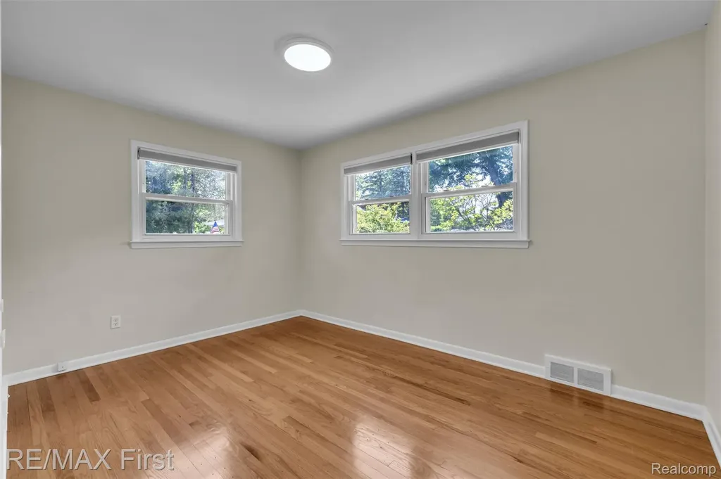 31923 Bella Vista Drive Farmington Hills City MI 48334