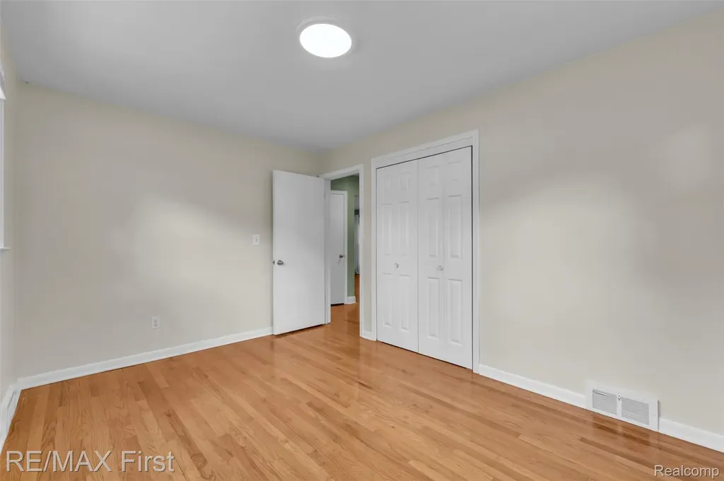 31923 Bella Vista Drive Farmington Hills City MI 48334