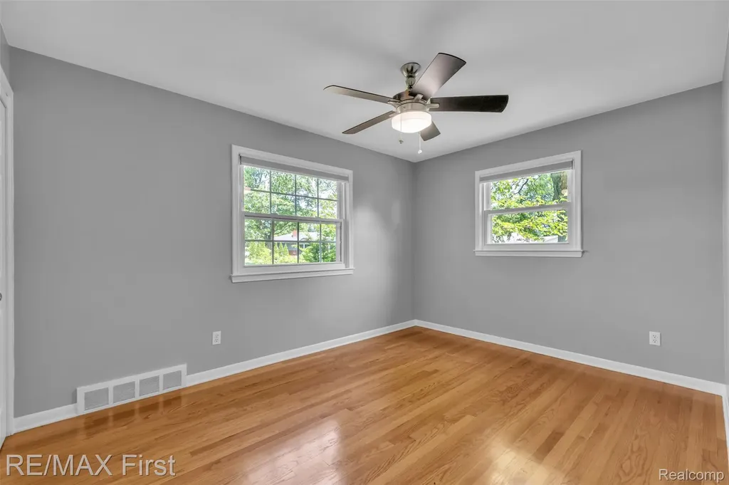 31923 Bella Vista Drive Farmington Hills City MI 48334