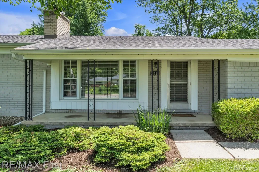31923 Bella Vista Drive Farmington Hills City MI 48334