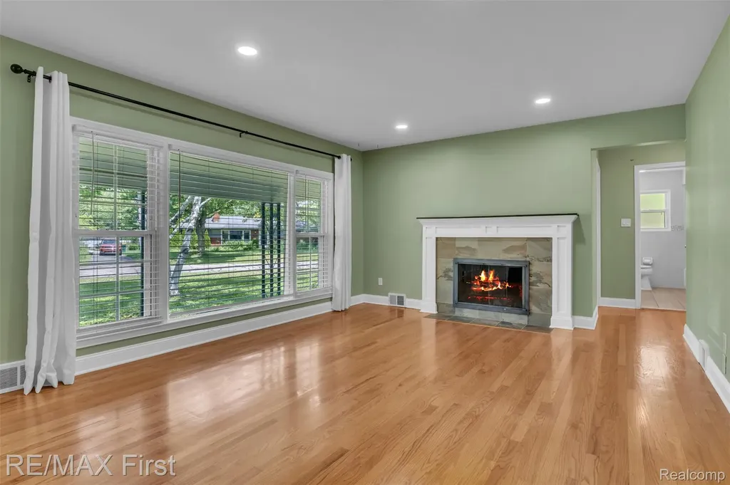 31923 Bella Vista Drive Farmington Hills City MI 48334
