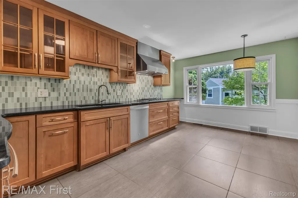 31923 Bella Vista Drive Farmington Hills City MI 48334