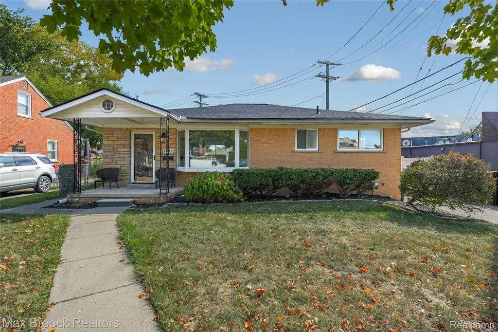 1544 Sheffield Road Birmingham City MI 48009