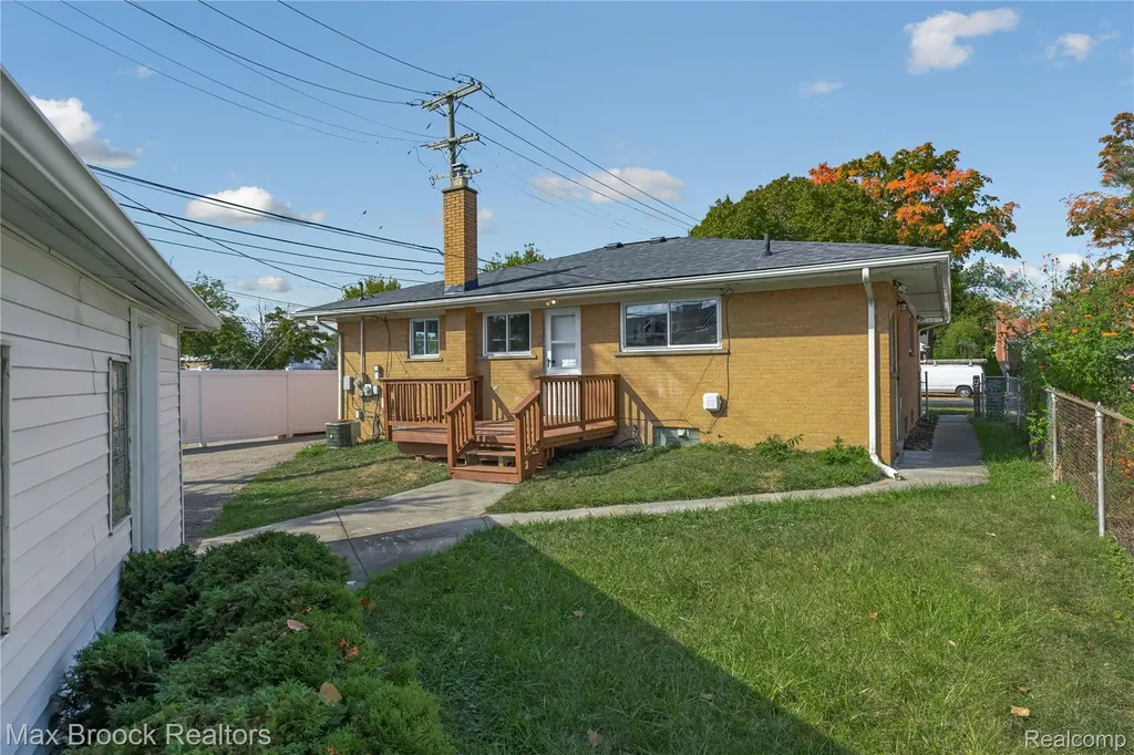1544 Sheffield Road Birmingham City MI 48009