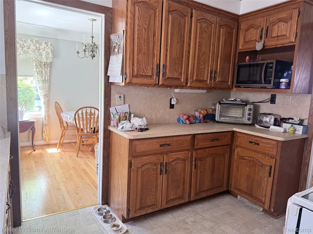 10061 Colwell Avenue Allen Park City MI 48101